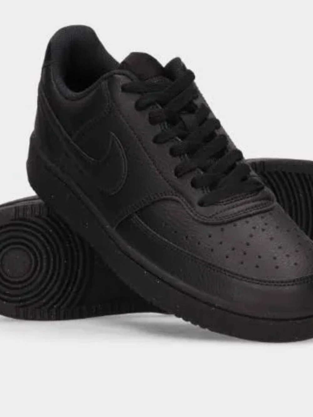 Nike Men’s Black Low-Top Leather Sneakers
